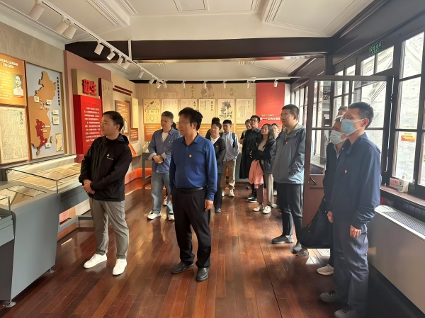 追尋紅色足跡  感悟革命精神——農(nóng)墾中心第一黨支部與中國(guó)農(nóng)村雜志社新媒體支部聯(lián)合舉辦主題黨日活動(dòng)